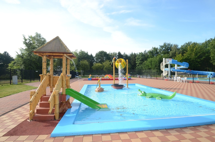 Imagen de la piscina del Hotel Fletcher Familiehotel De Hunzebergen. Foto 16