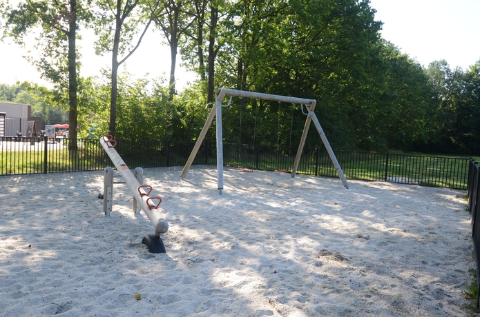 Imagen de los exteriores del Hotel Fletcher Familiehotel De Hunzebergen. Foto 11