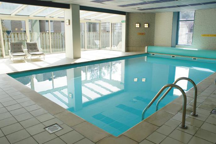 Imagen de la piscina del Hotel Fletcher Nieuwvliet Bad. Foto 16