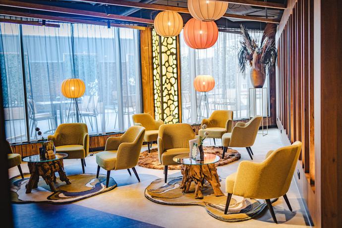 Imagen del bar/restaurante del Hotel Fletcher Restaurant ByZoo Emmen. Foto 7