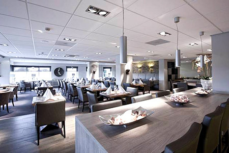 Imagen del bar/restaurante del Hotel Fletcher Zuiderduin Beachhotel. Foto 2