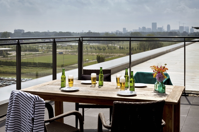 Imagen del bar/restaurante del Hotel Fletcher -restaurant Wings-rotterdam. Foto 2