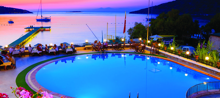 Imagen de la piscina del Hotel Fleur Bay Resort. Foto 3