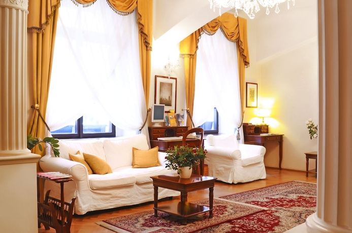 Imagen de los interiores del Hotel Fleur De Lis, Praga. Foto 19