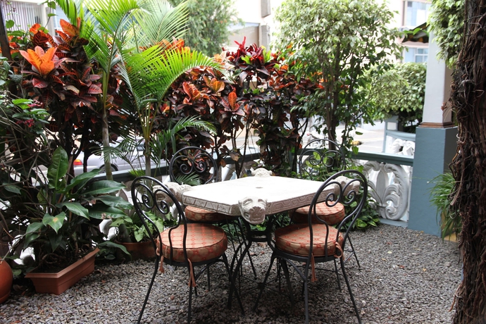 Imagen del bar/restaurante del Hotel Fleur De Lys. Foto 6