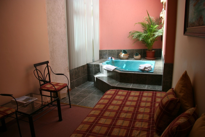 Imagen de la habitación del Hotel Fleur De Lys. Foto 9