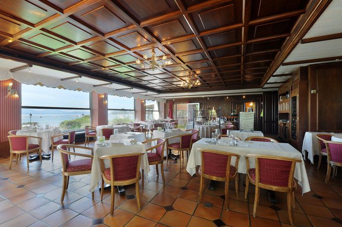 Imagen del bar/restaurante del Hotel Fleur Du Lac. Foto 5