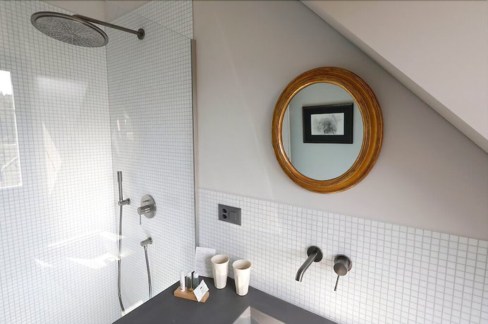 Imagen de la habitación del Hotel Fleur de Lis, Le Locle. Foto 14