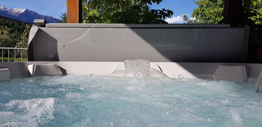 Imagen de la piscina del Hotel FleurAlp. Foto 18