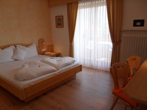 Imagen de la habitación del Hotel FleurAlp. Foto 6