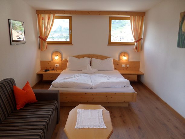 Imagen de la habitación del Hotel FleurAlp. Foto 9