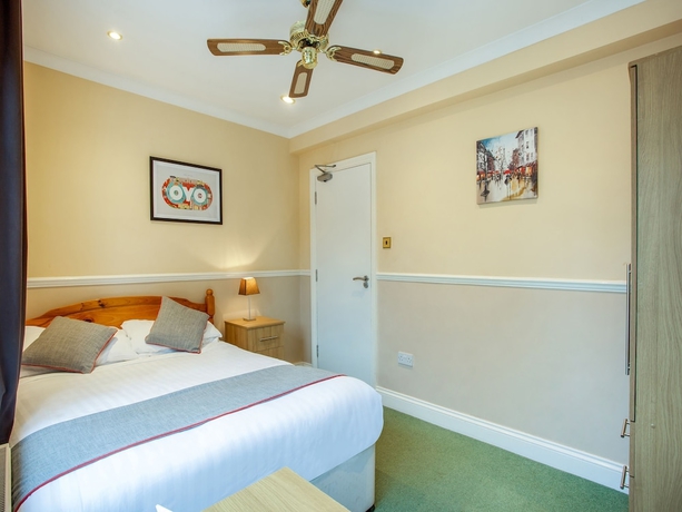 Imagen de la habitación del Hotel Flexistay Ambers Gatwick. Foto 3