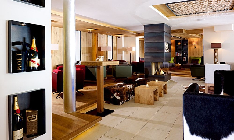 Imagen de los interiores del Hotel Fliana. Foto 5