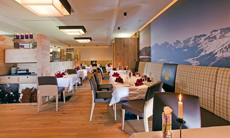 Imagen del bar/restaurante del Hotel Fliana. Foto 2