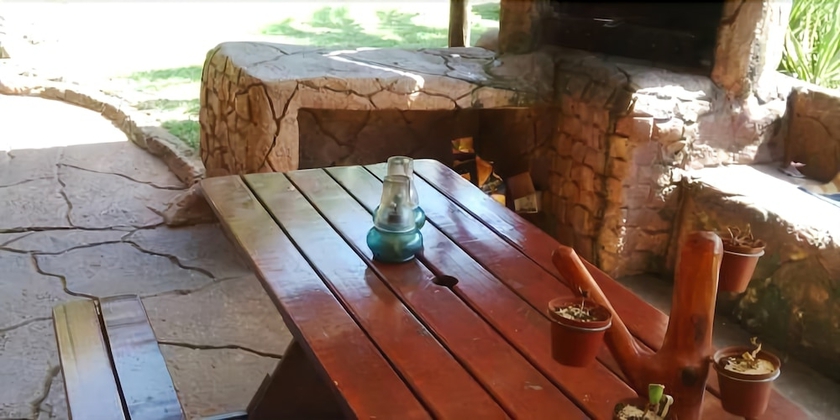 Imagen del bar/restaurante del Hotel Flintstones Guest House Durban. Foto 4