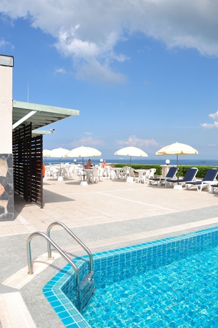 Imagen de la piscina del Hotel Flipper Lodge. Foto 15