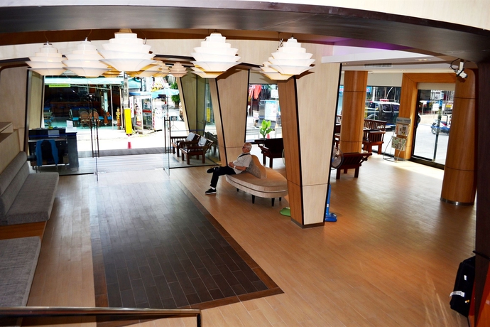 Imagen de los interiores del Hotel Flipper Lodge. Foto 14