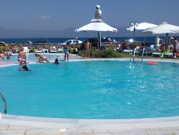 Imagen de la piscina del Hotel Flisvos, Kampos Oropou. Foto 11