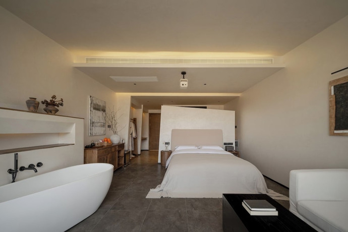 Imagen de la habitación del Hotel Floating Life Boundless Wild Resort. Foto 11