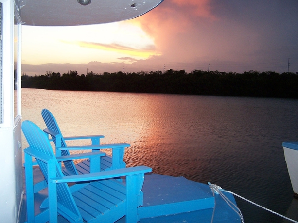 Imagen general del Hotel Floating Sea Cove Resort and Marina. Foto 1