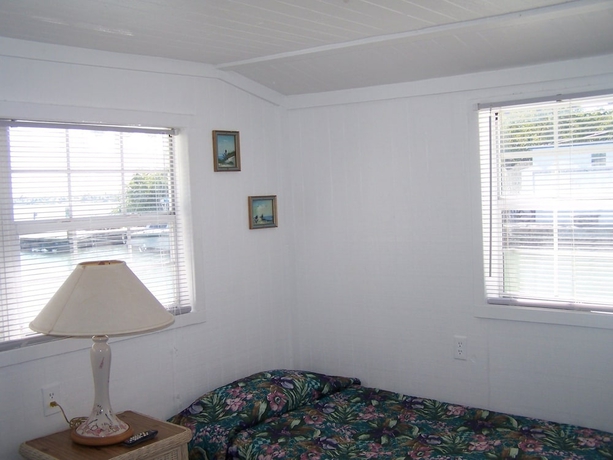 Imagen de la habitación del Hotel Floating Sea Cove Resort and Marina. Foto 10