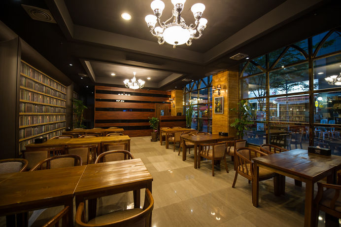 Imagen de los interiores del Hotel Floce. Foto 16