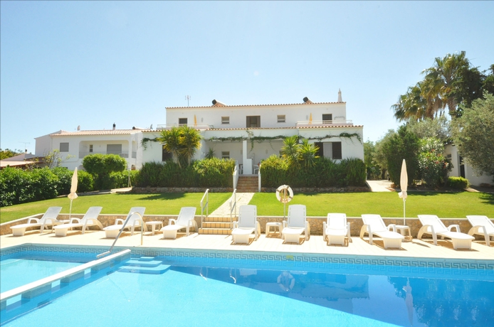 Imagen de la piscina del Hotel Flôr Da Laranja, Albufeira. Foto 15