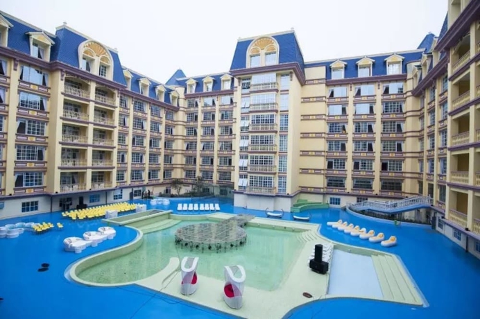 Imagen de la piscina del Hotel Floloving. Foto 19