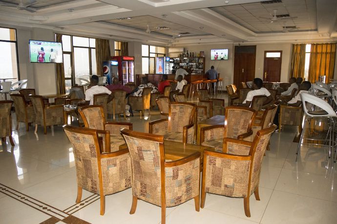 Imagen del bar/restaurante del Hotel Flomi. Foto 7