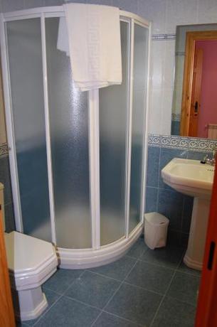 Imagen de la habitación del Hotel Flor De La Mancha. Foto 6