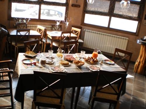 Imagen del bar/restaurante del Hotel Flor De Neu. Foto 6