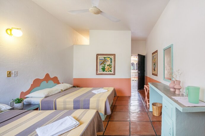 Imagen general del Hotel Flor de Maria, Puerto Escondido. Foto 6