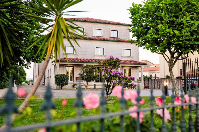Imagen de los exteriores del Hotel Flor do Minho. Foto 9
