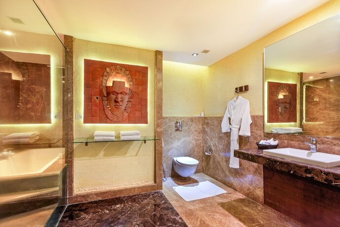 Imagen general del Hotel Flora Airport and Convention Centre Kochi. Foto 11