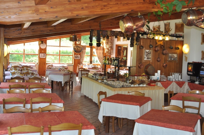 Imagen del bar/restaurante del Hotel Flora Alpina. Foto 5