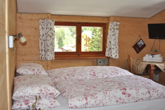 Imagen de la habitación del Hotel Flora Alpina. Foto 10