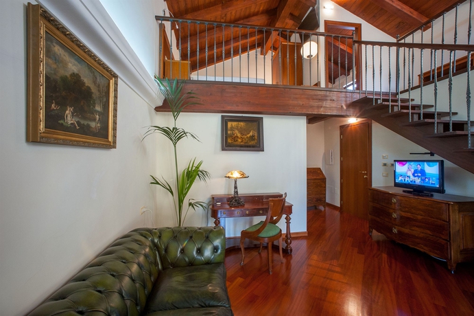 Imagen de la habitación del Hotel Flora, CAGLIARI. Foto 6