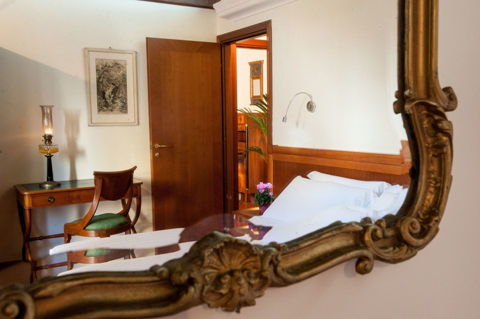 Imagen de la habitación del Hotel Flora, CAGLIARI. Foto 7