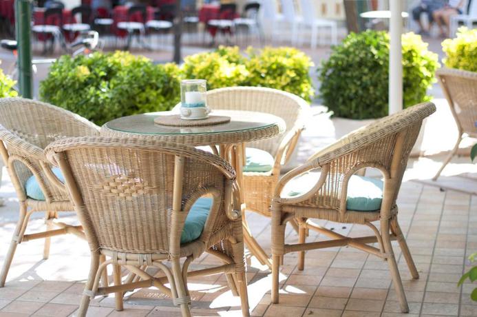 Imagen de los exteriores del Hotel Flora, Cattolica. Foto 8