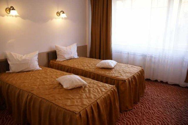 Imagen de la habitación del Hotel Flora, Drobeta-Turnu Severin. Foto 5