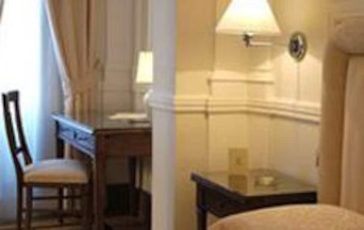 Imagen de la habitación del Hotel Flora, Frascati. Foto 16