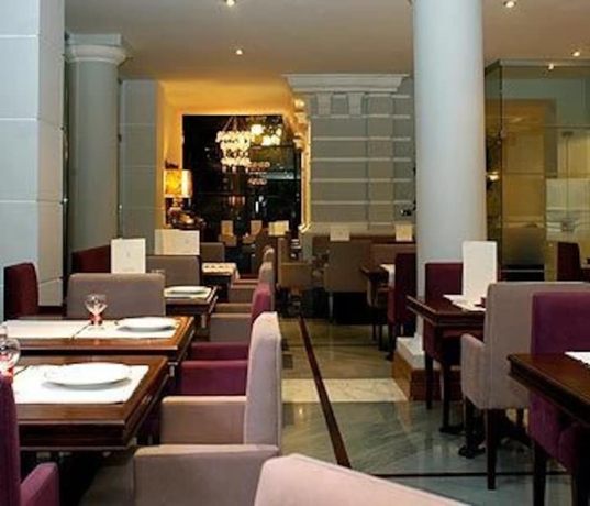 Imagen del bar/restaurante del Hotel Flora, Frascati. Foto 4