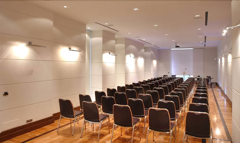 Imagen de los interiores del Hotel Flora, Frascati. Foto 19