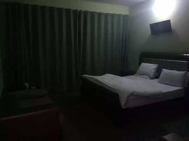 Imagen de la habitación del Hotel Flora Inn Naran. Foto 15