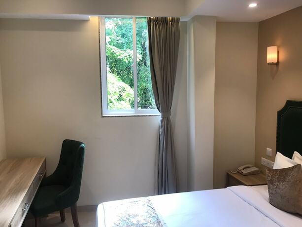 Imagen de la habitación del Hotel Flora, Mal&eacute;. Foto 17