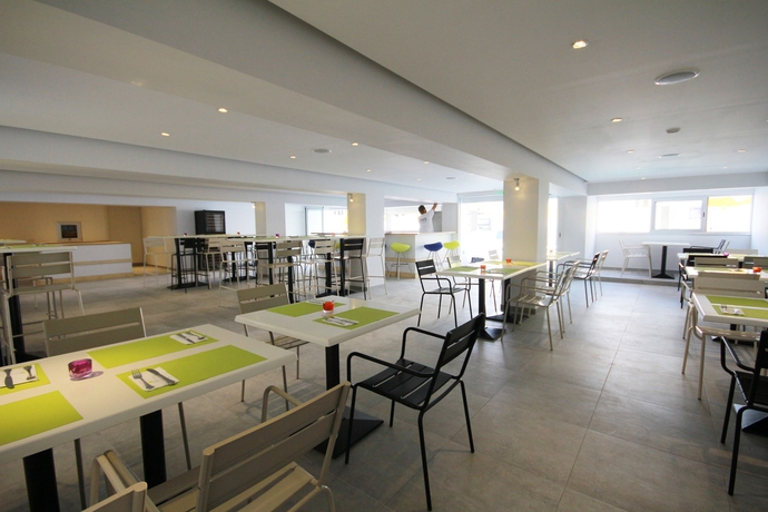 Imagen del bar/restaurante del Hotel Flora Maria Apartments. Foto 3