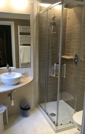 Imagen de la habitación del Hotel Flora, Milán. Foto 7