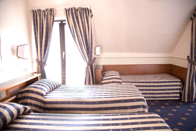 Imagen de la habitación del Hotel Flora, Milán. Foto 10