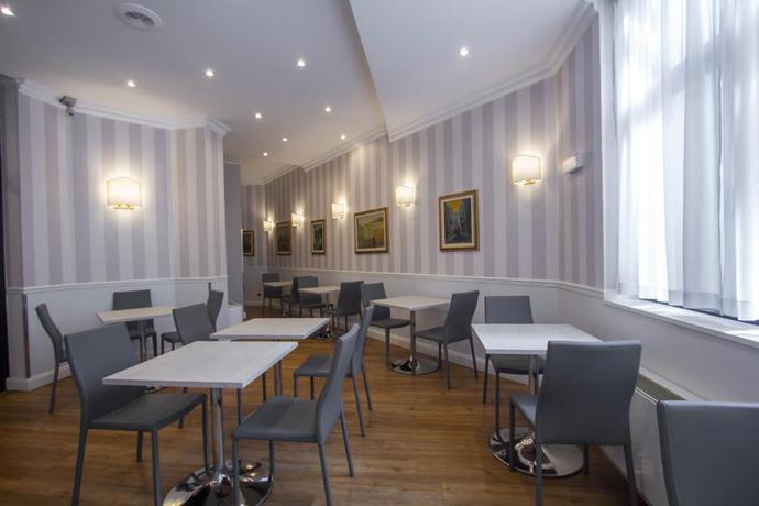 Imagen del bar/restaurante del Hotel Flora, Milán. Foto 1