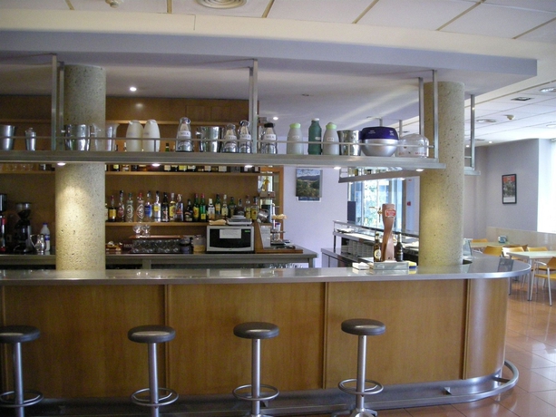 Imagen del bar/restaurante del Hotel Flora Parc. Foto 4
